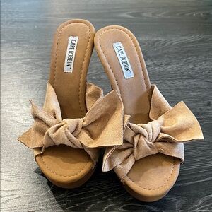 Cape Robbin Tan Zhonya Bow Mules (4.5 inches)